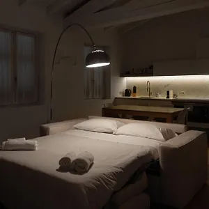 White Moon & Parking , Crema Italia